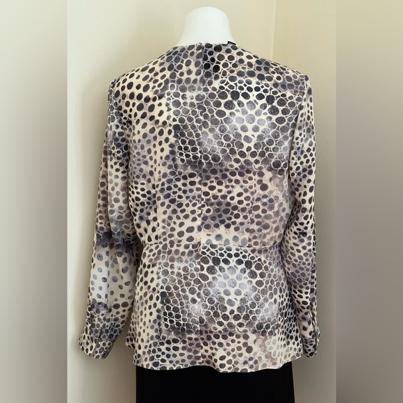 Alfani NWT White, Black Blue Animal Print Asymmetrical Wrap Look Blouse Sz L - Picture 7 of 12